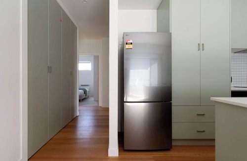 South Launceston House | Modern Getaway with Balcony & Secure Parking