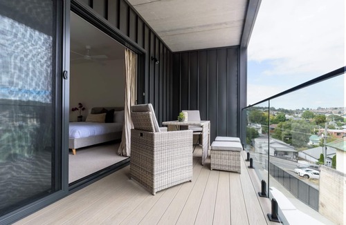 South Launceston House | Modern Getaway with Balcony & Secure Parking