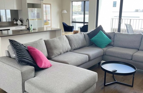 Wandana Heights Villa | Modern Highton Hideaway – Quiet Townhouse Comfort