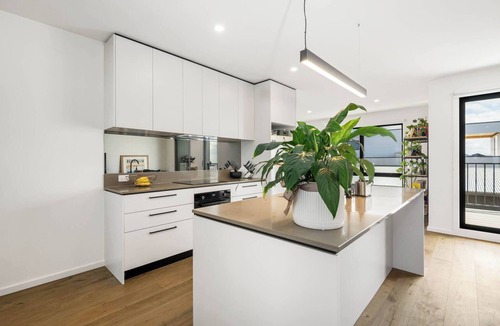 Wandana Heights Villa | Modern Highton Hideaway – Quiet Townhouse Comfort