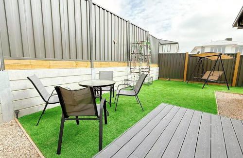 Berwick House | Modern Home Canal Berwick