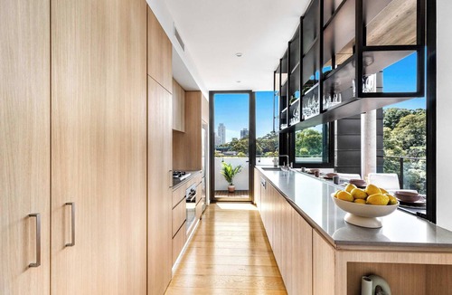Waterloo Apartment | Modern Inner City Park-Side Pad