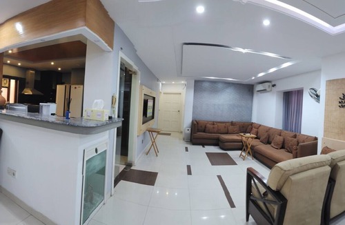 Banani Apartment | Modern Luxury 3-Bed 3-Bath Banani Apt - Parking Laundry Washer Dryer Dishwasher