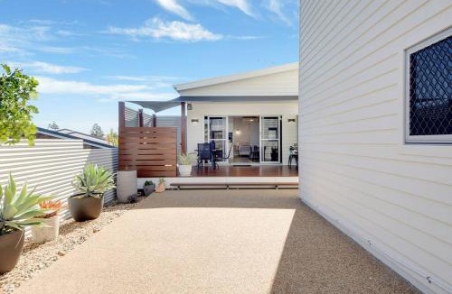 Emu Park House | Modern Luxury Studio Apartment