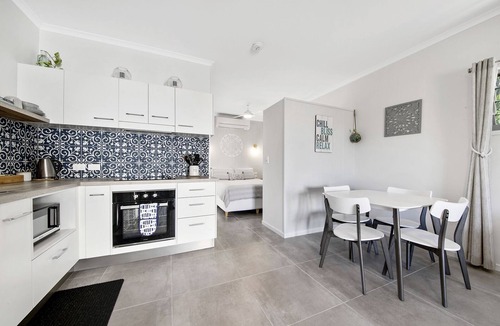 Emu Park Apartment | Modern Luxury Studio