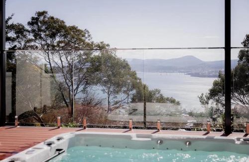 Sandy Bay House | Modern Luxury & Sweeping Views in Sandy Bay