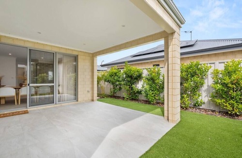 Willetton House | Modern Minimalistic Home 3BR