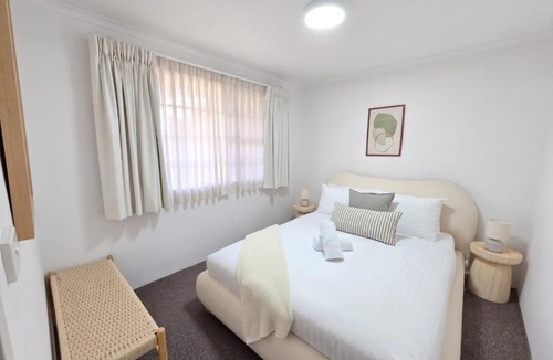 Manuka Apartment | Modern Neutral Haven with Premium Amenities