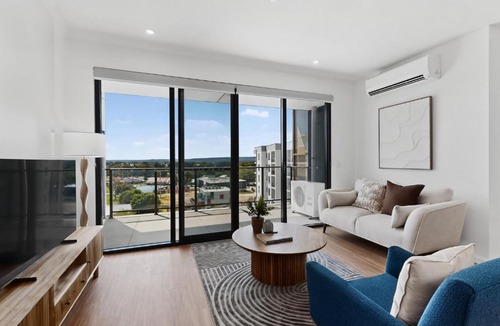 Cannington Apartment | Modern Newly Furnished Apartment with Full Kitchen