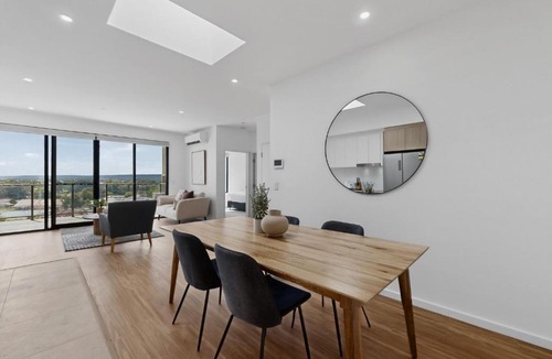 Cannington Apartment | Modern Newly Furnished Apartment with Full Kitchen
