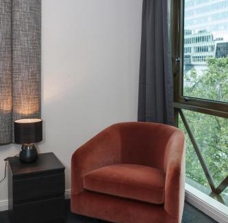 Chinatown Apartment | Modern Nomads Centrally Located Studio with Queen Bed Near CBD