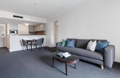 Chinatown Apartment | Modern Nomads King Size 1BR with Pool in the Heart of Melbourne