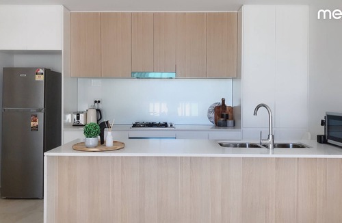 Asquith Apartment | Modern Penthouse/2 Bed 2 Bath/Aircon/WiFi/Netflix/Washer