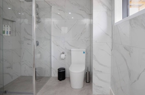 Macgregor House | Modern Private Retreat | Perfect for Solo Traveler