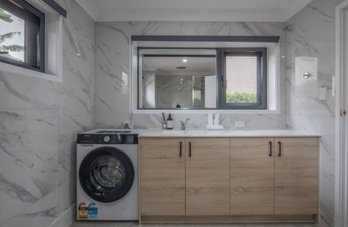 Macgregor House | Modern Private Retreat | Perfect for Solo Traveler