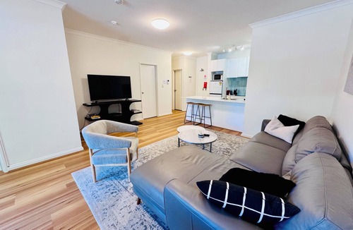 East Perth Apartment | Modern & Relaxed, 2BR, Central with Courtyard & Parking