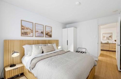 East Perth Apartment | Modern Renovated 2BR Apartment in East Perth