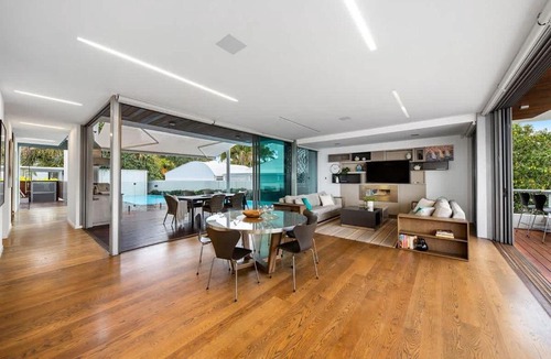 Noosaville House | Modern Riverview Escape with Private Pool