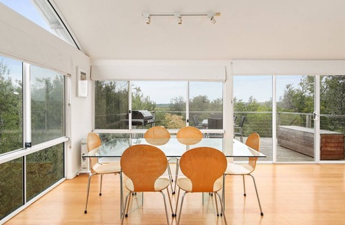 Silverleaves House | Modern Sanctuary by the Silverleaves Beach
