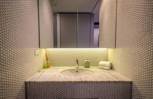 Kingston Apartment | Modern studio with free wifi and parking