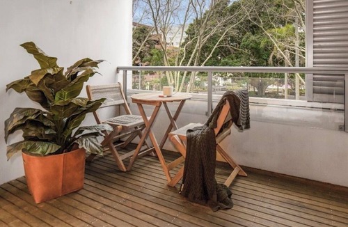 Kings Cross Apartment | Modern stylish 1BR apartment w/balcony, superb location