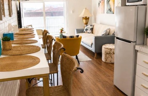 Tuart Hill Apartment | Modern Unit Near CBD & Beach, Free Parking