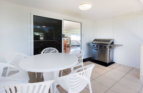Urangan House | Modern Urangan Beach House Close To Beach