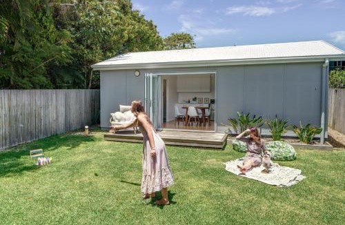 Moffat Beach House | Moffat Beach Entertainer with Kids Retreat & Walk to Beach