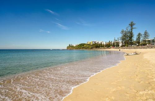 Moffat Beach House | Moffat Beach Entertainer with Kids Retreat & Walk to Beach