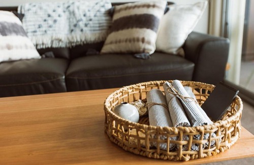 Bellerive Apartment | Montage Apartment + Views + Location + Car Parking