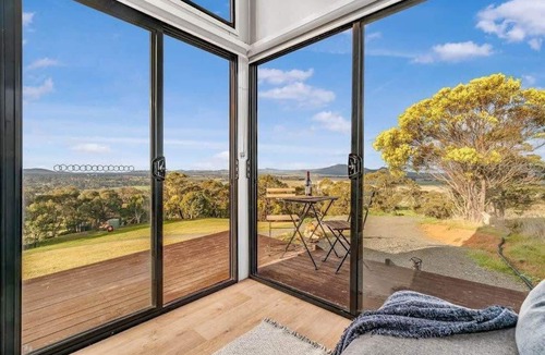 Ararat House | Montara Views 3 by Tiny Away