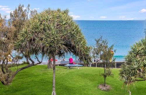 Kings Beach Apartment | Montego Unit 3 Kings Beach QLD