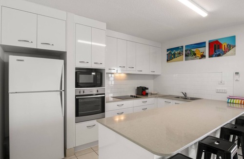 Caloundra Apartment | Monterey Lodge Unit 16, 27 Warne Terrace. Kings Beach