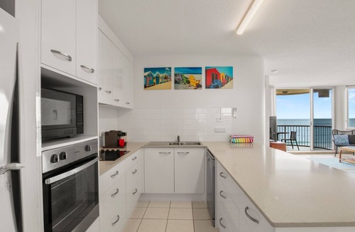 Caloundra Apartment | Monterey Lodge Unit 16, 27 Warne Terrace. Kings Beach