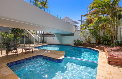 Caloundra Apartment | Monterey Lodge Unit 16 27 Warne Terrace Kings Beach