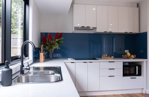 Mount Martha Apartment | Moon Pot at Waters Edge