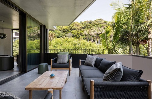 Byron Bay House | Moonrise - 4 BR designer home above Wategos Beach