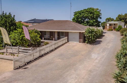 Moonta Bay Cabin | Moonta Bay Accommodation