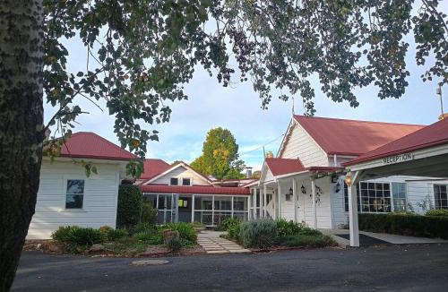 Armidale Hotel | Moore Park Inn
