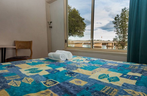 Moruya Hotel | Moruya Waterfront Hotel Motel