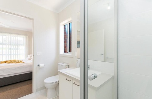 Hamilton House | Morview Holiday Homes-Implala