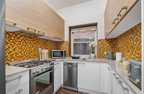 Mosman Apartment | Mosman 2BR Coastal Retreat | Balmoral & Harbour