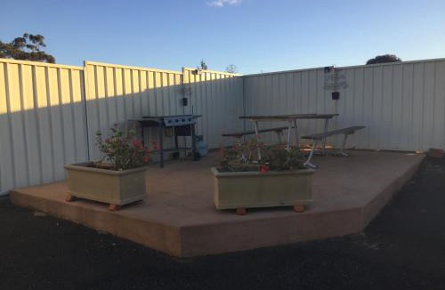 Hillvue Hotel | Motel 359