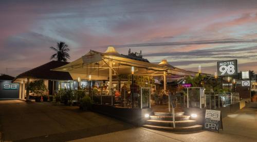 Rockhampton Hotel | Motel 98
