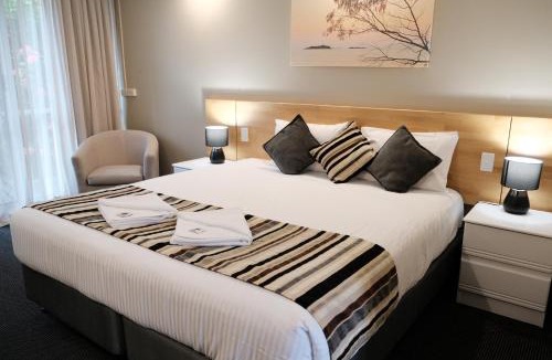 Rockhampton Hotel | Motel 98