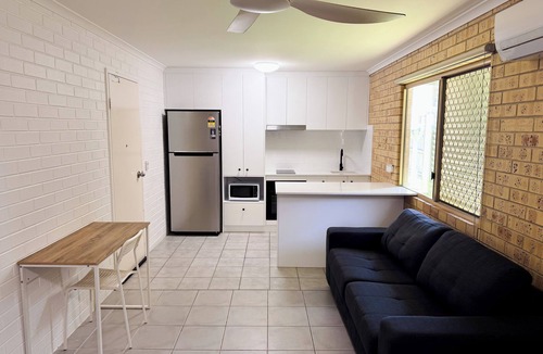 Caloundra Hotel | Motel Sunshine Coast