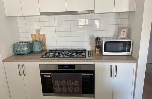 Grovedale House | Mount Duneed - Geelong, Surf Coast & Great Ocean Road (Motion Place)