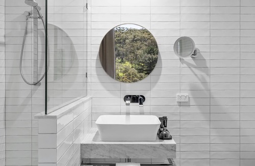 Crafers Hotel | Mount Lofty House & Estate Adelaide Hills - Adults Retreat