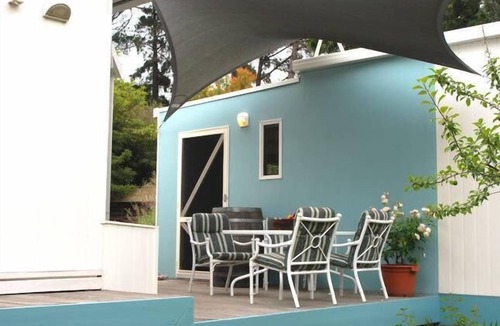Mount Martha Apartment | Mount Martha, White Lilac, Holiday Studio