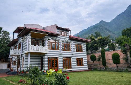 Nishat-Shalimar House | Mountain and peace homestay